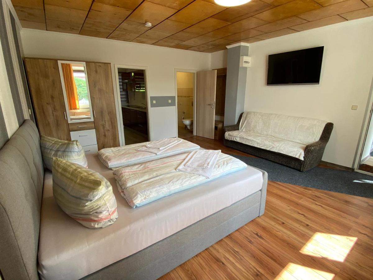 Florion Hostel *