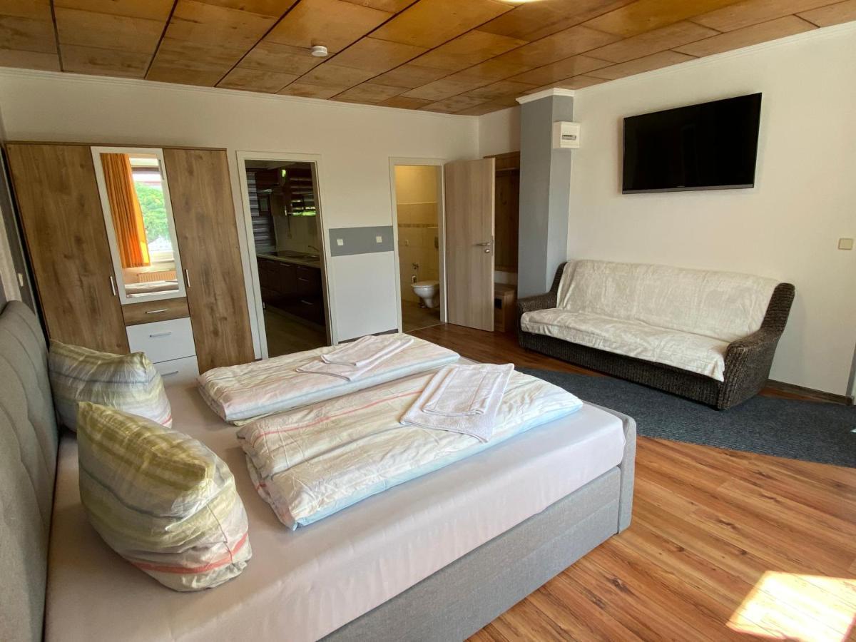 Florion Hostel *